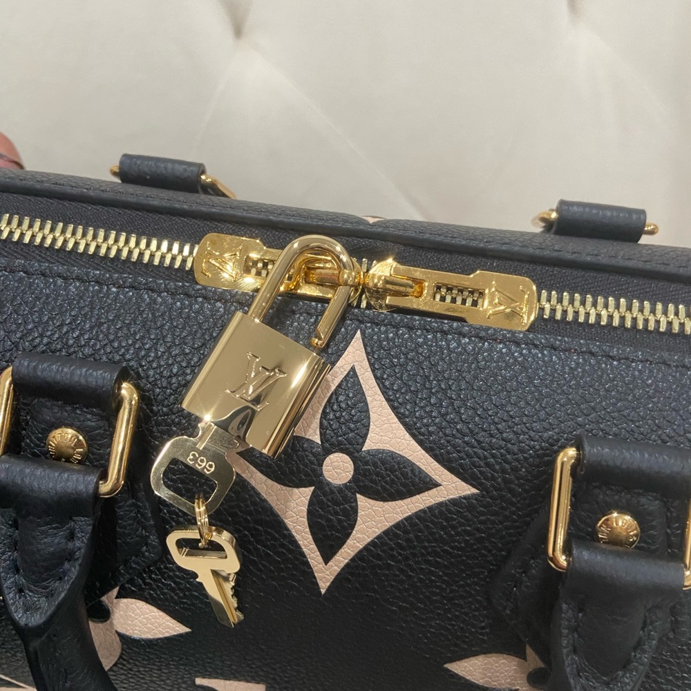 NEW🔥Louis Vuitton Speedy 25 Bandoulière Empreinte Bag - Picture 9 of 15